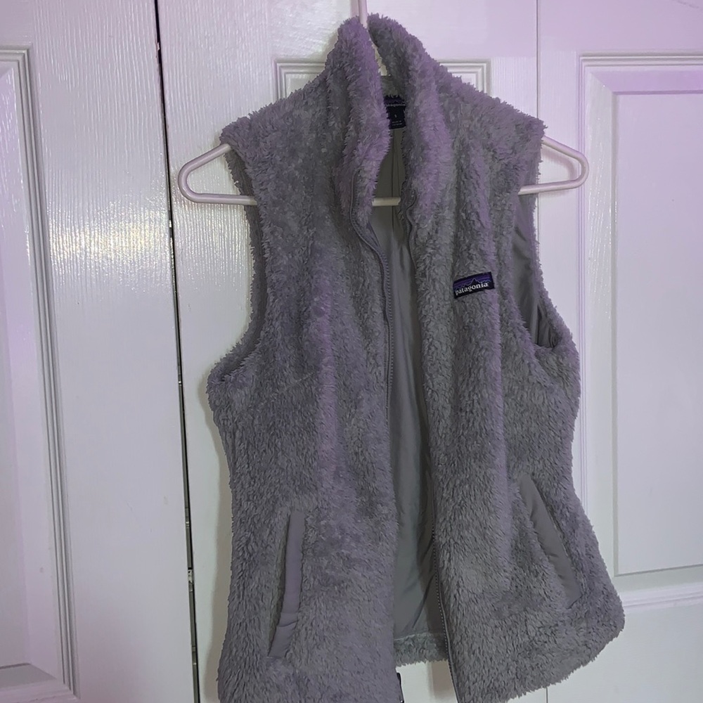 Patagonia Vest- Grey- Fuzzy- Size Women’s Small